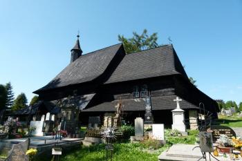 jižní průčelí kostela ( © Jan P. Štěpánek 08/2011)