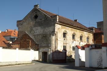 bývalá synagoga ( © Milan Caha 04/2010)