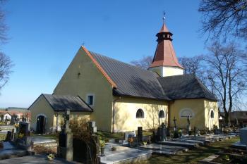 kostel od západu ( © Milan Caha 04/2010)