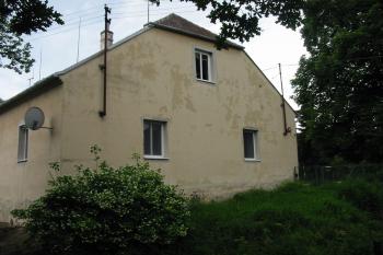 sv.strana tvrze (© D Dohňanský, 06/2014)