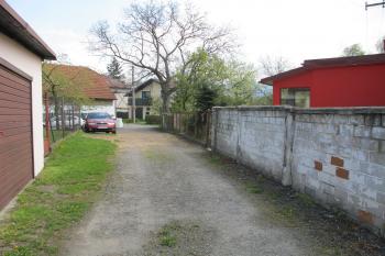 tato cesta tvoří jižní hranici (© D Dohňanský, 05/2017)