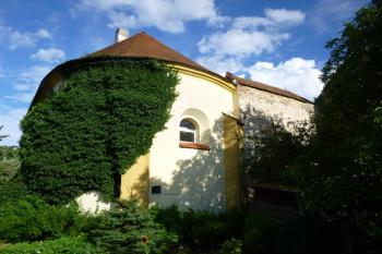 klášter servitů s kaplí sv. Martina-Praha 6 Řepy (© Vlastislav Mareček, 07/2016)