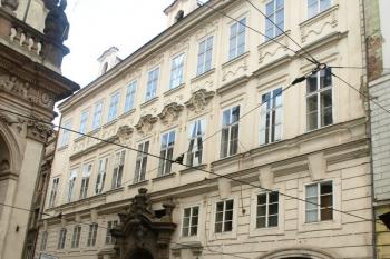 Colloredo-Mansfeldský palác - průčelí do Karlovy ulice (© Milan Caha 01/2012)