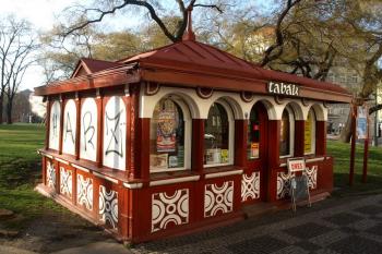 rondokubistický kiosek ( © Milan Caha 01/2012)