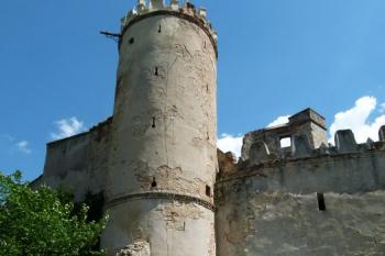strážní věž při první bráně ( © Jan P. Štěpánek 06/2012)