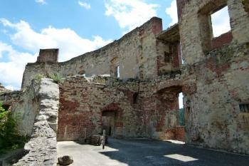 hlavní palác jádra hradu ( © Jan P. Štěpánek 06/2012)