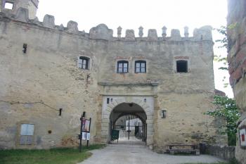renesanční vstupní brána (© D Dohňanský, 07/2015)
