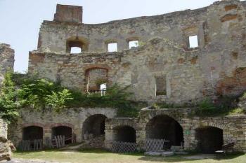 zřícenina hradu Boskovice (© Jan Ptáček 08/2005)
