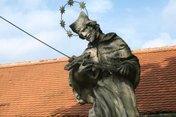 barokní socha sv. Jana Nepomuckého ( © Milan Caha 10/2011)