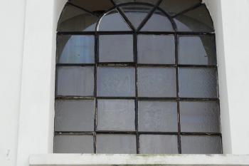 nápis pod oknem v severozápadním průčelí (© Jaroslav Valečka, 01/2012)