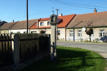 boží muka v Třešťské ulici ( © Milan Caha 09/2011)