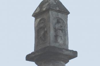 Boží muka ve Zlonicích u Slaného. (© Pavel Vítek  08/2026)
