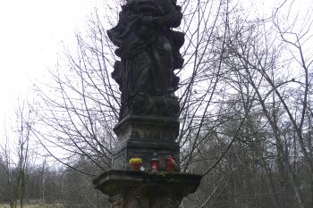 socha od silnice Milešov-Černčice (© Jaroslav Valečka, 12/2011)