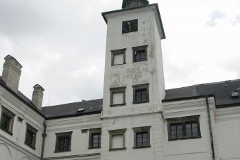 Zámecká věž ve vých.křídle (© D Dohňanský, 07/2015)