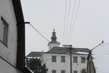 Pohled na vých. stranu zámku (© Pavel Lasztovicza, 02/2018)