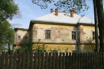 západní strana zámku (© D Dohňanský, 05/2015)
