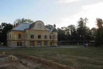 pohled od cesty na Bystřici p.H. (© D Dohňanský, 07/2018)