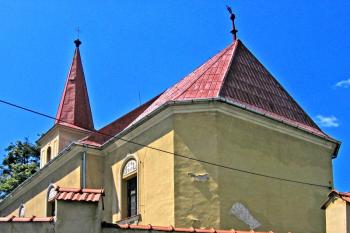 Kostel sv. Mikuláše ve Vlkovicích ( © Pavel Vítek 06/2011)