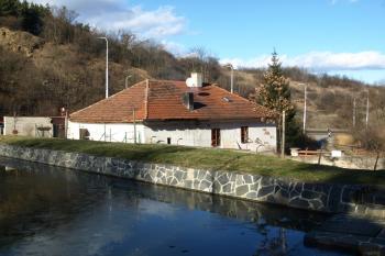 mlýn od rybníka ( © Milan Caha 03/2012)