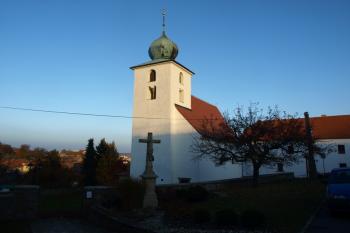 kostel od jihozápadu ( © Milan Caha 03/2012)