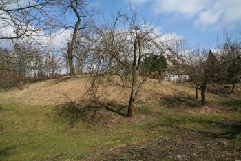 Plocha tvrziště ( © Petr Nožička 03/2012)
