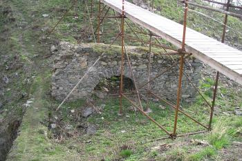 Zřicenina hradu Brníčko (© Vlastislav Mareček, 04/2011)