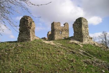Zřicenina hradu Brníčko (© Vlastislav Mareček, 04/2011)