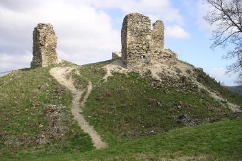 Zřicenina hradu Brníčko (© Vlastislav Mareček, 04/2011)