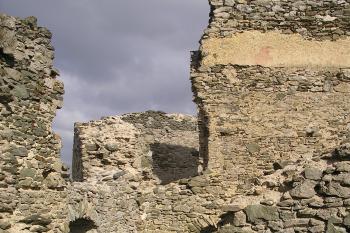 Zřicenina hradu Brníčko (© Vlastislav Mareček, 04/2011)