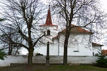 kostel sv. Petra a Pavla - Dubany (© Kinař František, 04/2012)