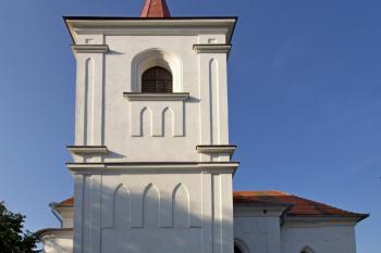 kostel od jihu (© Pavel Zany Komárek 27. 9. 2009)