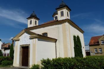 Kaplička sv. Jana Nepomuckého ( © František Kinař 05/2017)