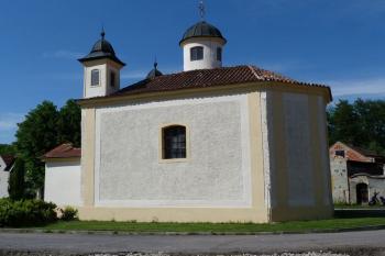 Kaplička sv. Jana Nepomuckého ( © František Kinař 05/2017)