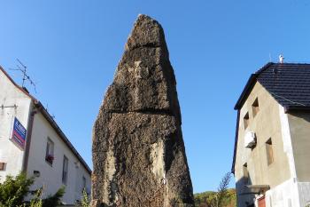 Pomník obětem I. světové války, před rekonstrukcí (© Tomáš Hák, 10/2011)