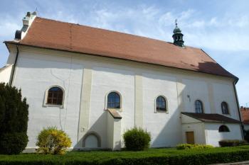 kostel od jihu ( © Milan Caha 04/2012)
