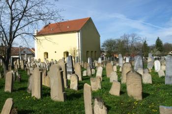 židovský hřbitov Strážnice ( © Milan Caha 04/2012)