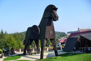 Bouzov podhradí (© Milan Pechal, 01/2010)