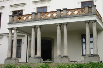 detail balkónu (© D Dohňanský, 07/2015)