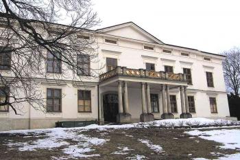 zámek v Lešné u Valašského Meziříčí ( © Jan P. Štěpánek 03/2006)