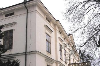 Západní nároží zámku ( © Jan P. Štěpánek 03/2006)
