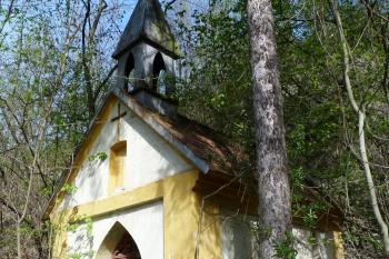 kaplička Panny Marie z r. 1894 (© František Kinař, 04/2012)
