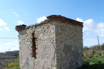 Kaplička u staré evaňské silnice (© František Kinař, 04/2012)