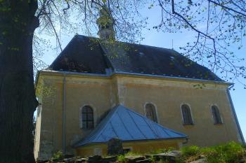 pohled od silnice (© Martin  Tlach, 04/2012)