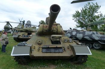 tank T-34/85 (© František Kinař, 05/2012)