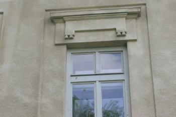 detail okna (© D Dohňanský, 05/2015)
