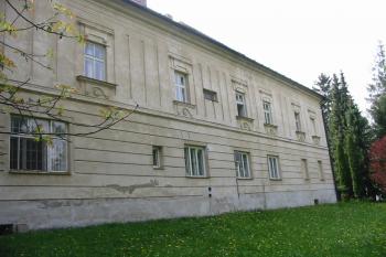 sv.strana zámku (© D Dohňanský, 05/2015)