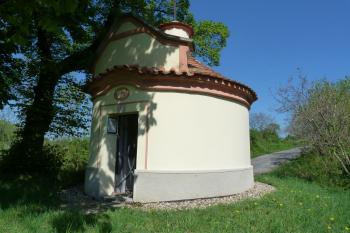 Kaple sv. Rozálie - Vraný (© František Kinař, 05/2012)