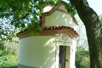 Kaple sv. Rozálie - Vraný (© František Kinař, 05/2012)