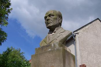 Tučapy - Pomník Antonína Švehly (© Ivo Rozehnal 06/2010)