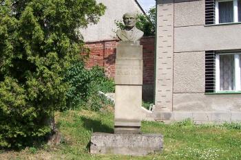 Tučapy - pomník Antonína Švehly (© Ivo Rozehnal 06/2010)